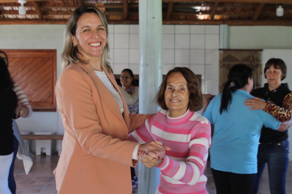 Muita alegria e diversão no retorno do grupo da terceira idade de Palmeira