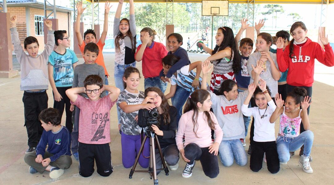 Crianças dos N.M. Antonieta Farias de Souza e Professor Benício participam do projeto.