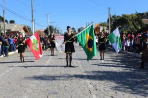 Desfile Cívico celebra 200 anos da independência do Brasil em Palmeira