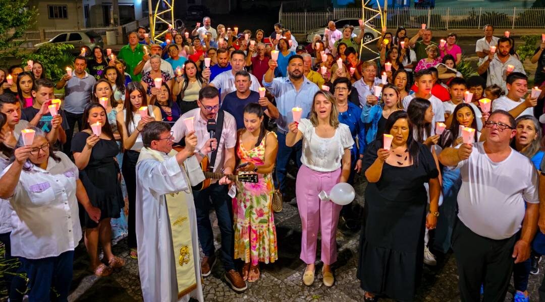 Luzes, música e emoção: Abertura do Natal encanta Palmeira