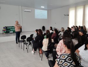 Prefeito prestigia abertura do ano letivo e destaca papel dos professores na educação de Palmeira